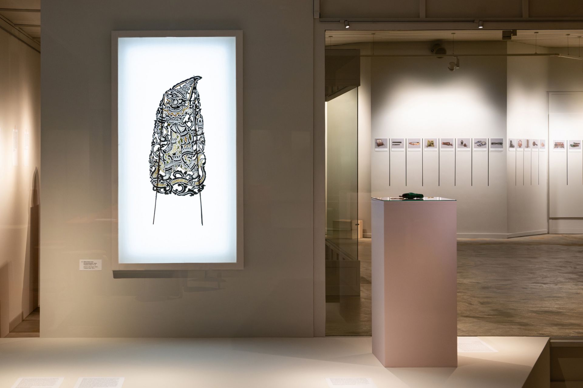 View of the exhibition, chapter INVITEES View of the exhibition, chapter INVITEES