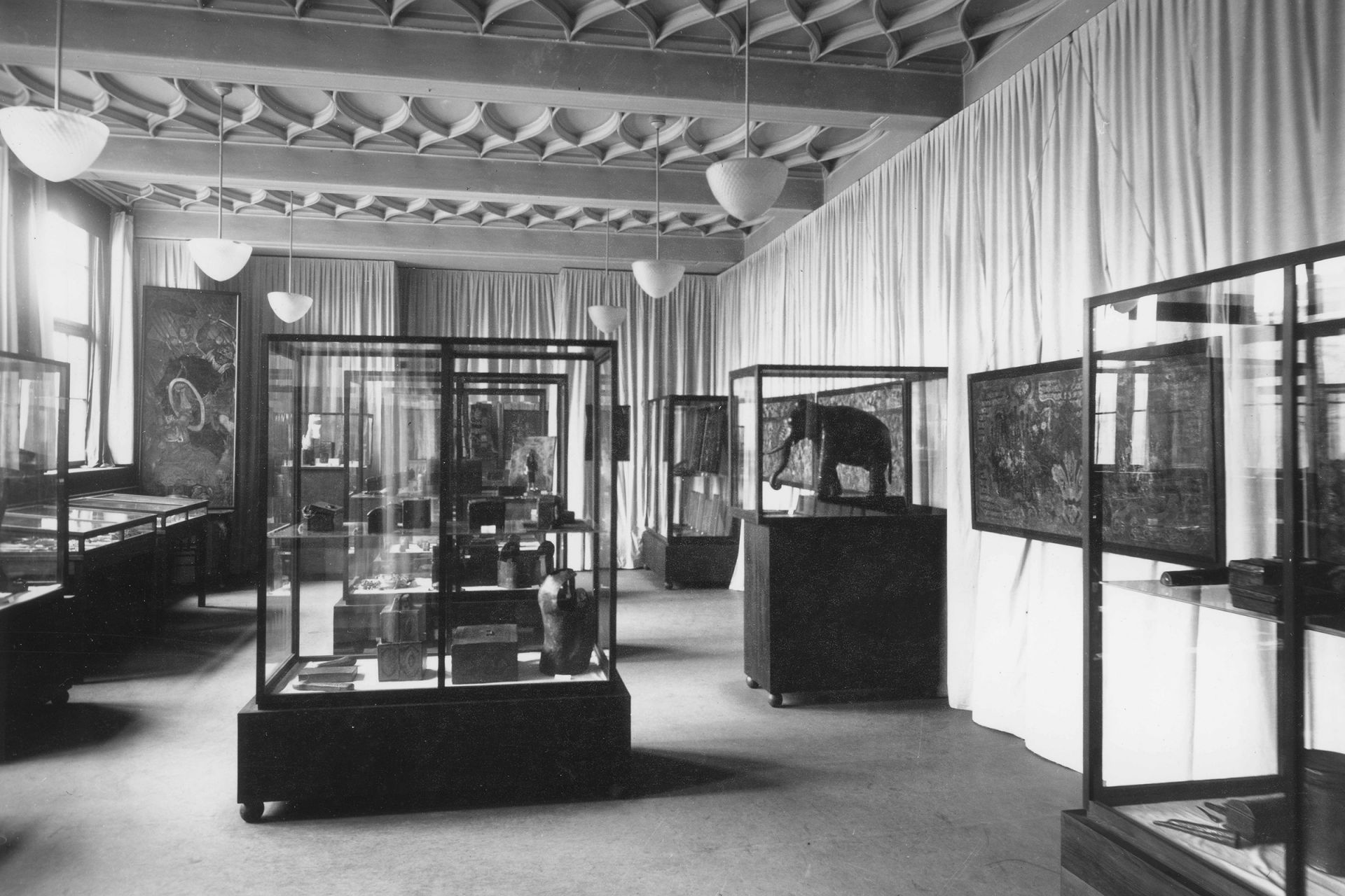 Ausstellung des Deutschen Ledermuseums in den Technischen Lehranstalten (HfG), 1927