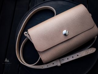 Beispiel Crossbody-Tasche