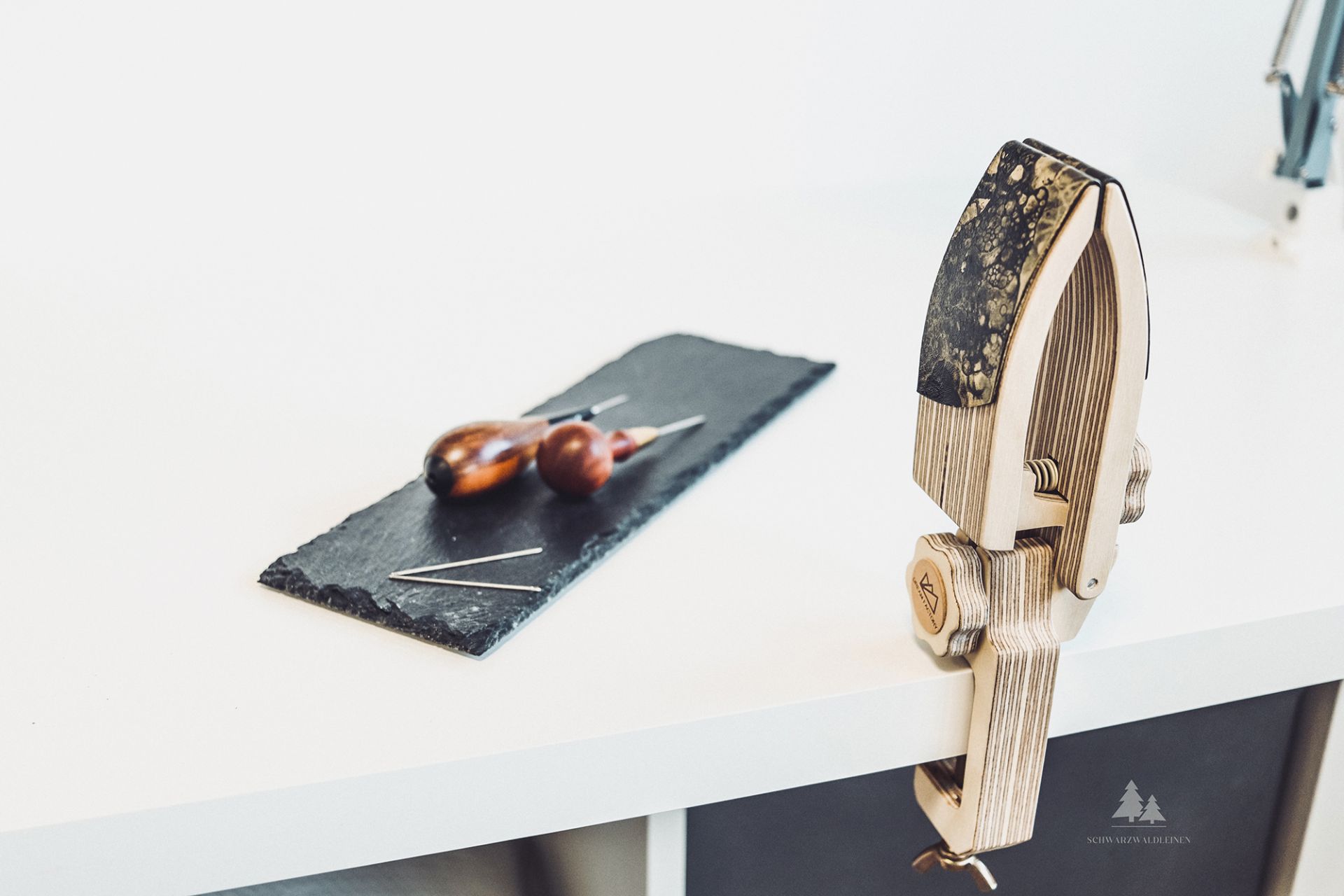 Bag Charm Biene mit hauseigenem Honig