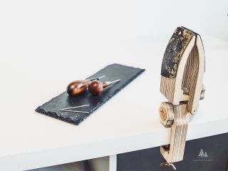 Bag Charm Biene mit hauseigenem Honig