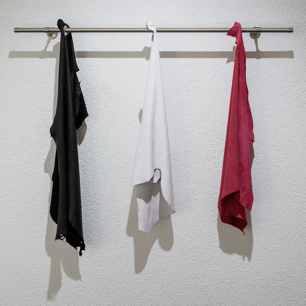 DER HANDSCHUH EIN ACCESSOIRE, UNZÄHLIGE MATERIALIEN • Deutsches