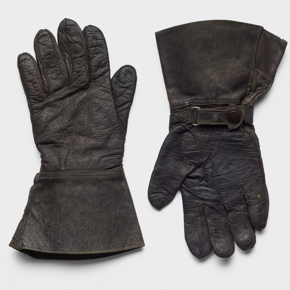 DER HANDSCHUH MODE, STATUS, FUNKTION • Deutsches Ledermuseum