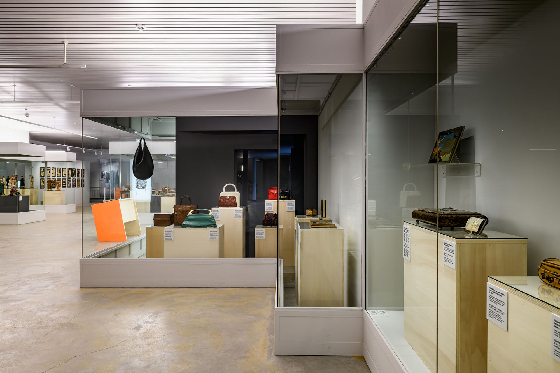 Ausstellungsansicht Am Wendepunkt: Das Deutsche Ledermuseum.